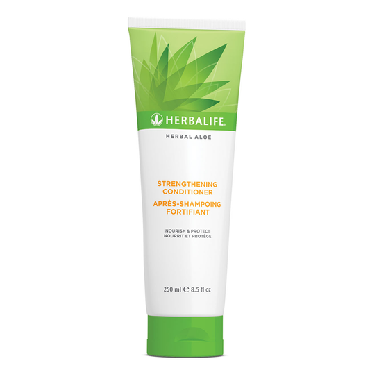 Herbal Aloe Strengthening Conditioner 250 ml bottle with aloe vera and wheat protein